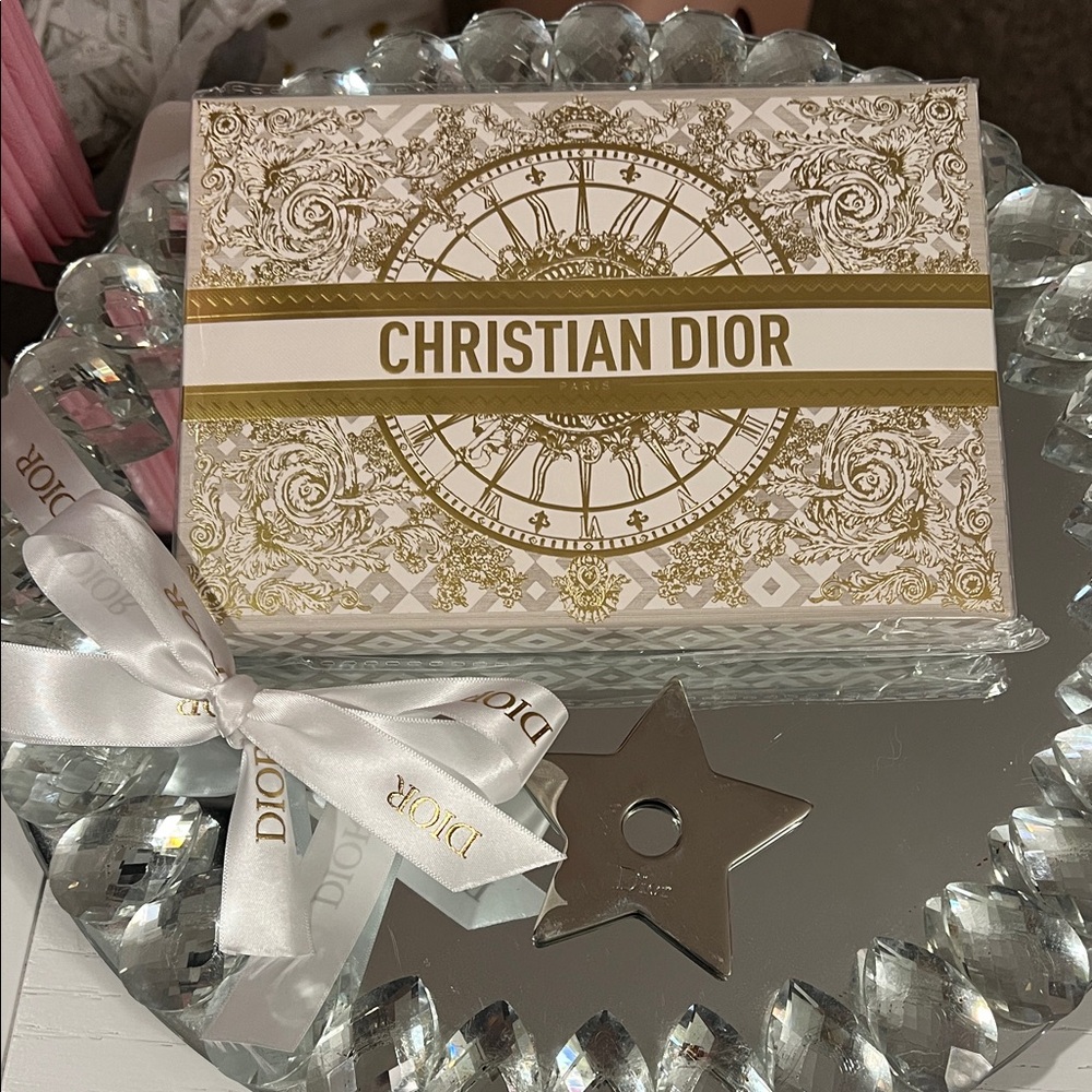 Christian Dior Decorative Stationary Set Holiday 2024- Silver Dior Star